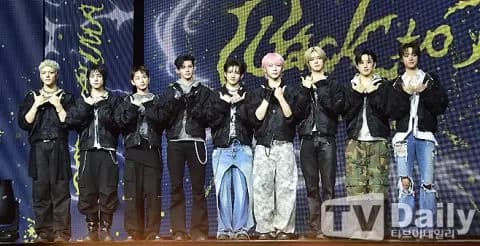 &TEAM《Back to Life》发表会现场图