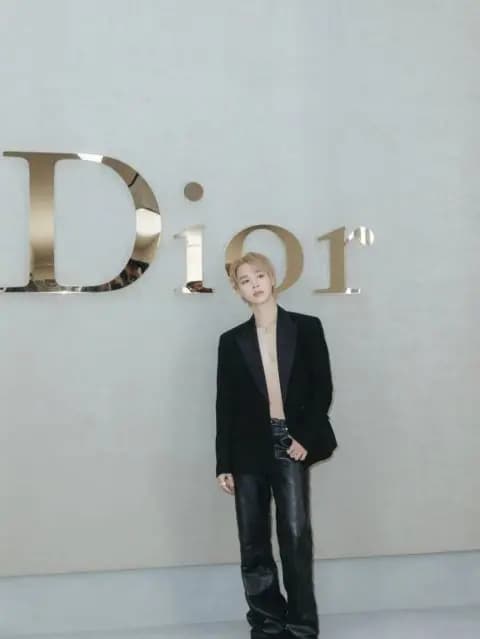 Jimin时装周荣誉图