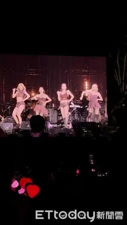 BLACKPINK高雄世运演唱会第二天创纪录表演高潮粉丝尖叫