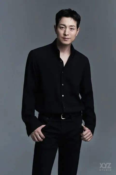 郑星一《Sapiens》电影剧照,XYZ Studio提供,失忆男主罗度汉多重人格形象