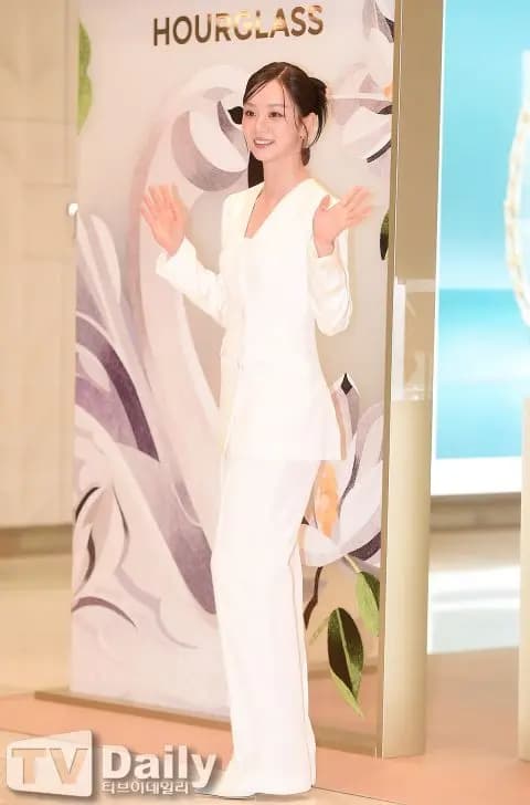 惠利Hourglass快闪店活动造型图