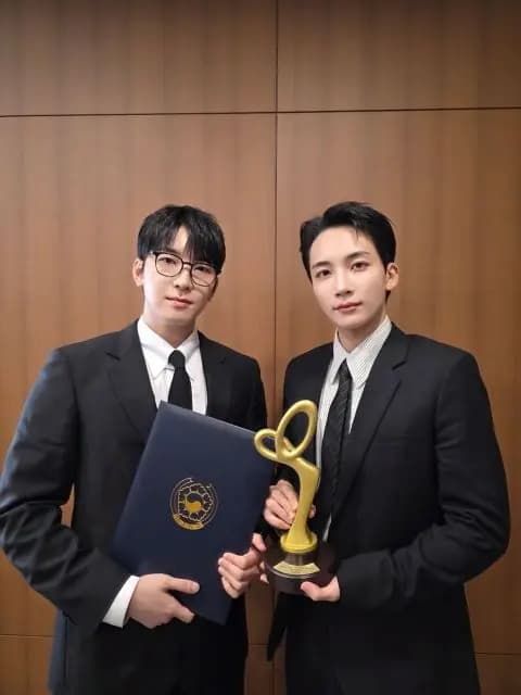 SEVENTEEN官方X賬號分享的典禮現場照片