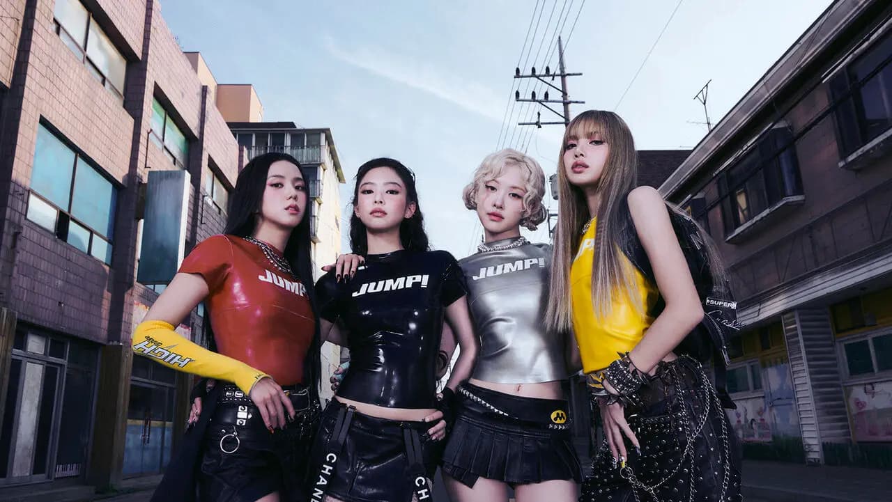 BLACKPINK高雄世运DEADLINE巡演现场热烈氛围图,粉丝朝圣K-POP天团盛况