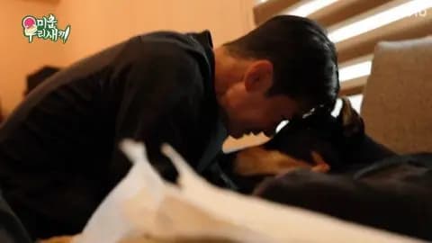 《我家的熊孩子》節目截圖:裴正楠與貝爾的相關畫面