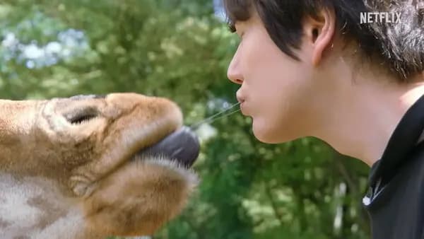 节目成员体验当地文化的画面