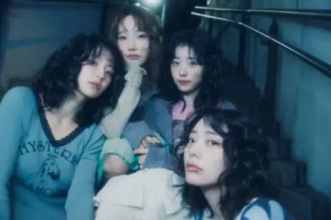 QWER成員跨界活動照片