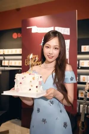 ANGIE安吉在音樂會上向粉絲致謝的畫面(索尼音樂提供)