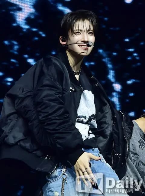 &TEAM成员Yuma舞台表演图