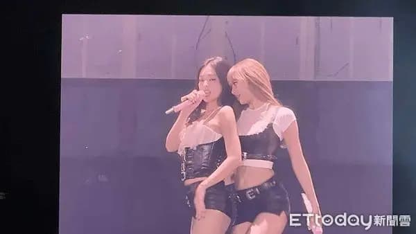 BLACKPINK Jennie Lisa火辣solo表演高雄全场读者提供照片