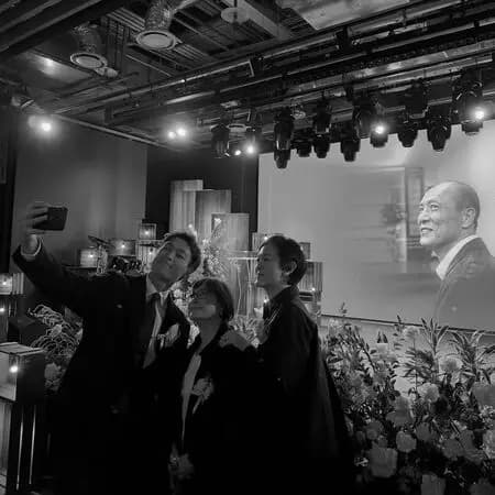 感恩紀念會現場的相關照片