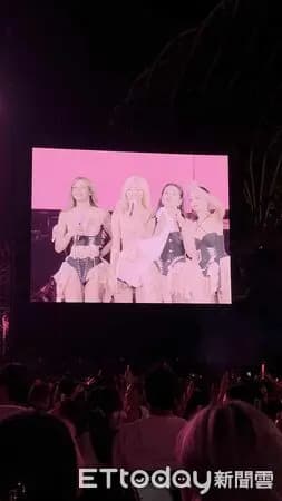 BLACKPINK高雄演唱会第二天Jennie马尾Jisoo中文互动Lisa惊讶表情图