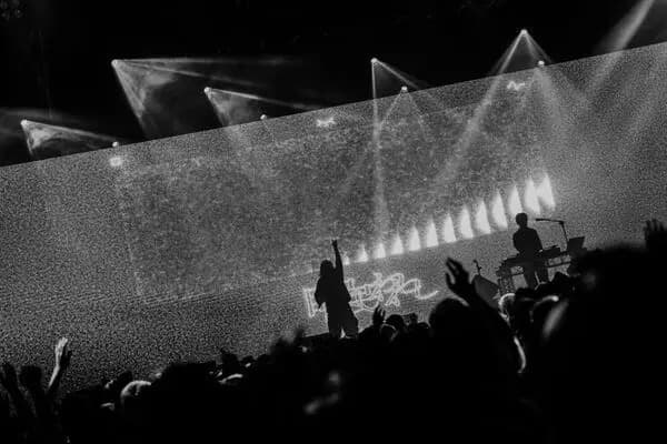 Creepy Nuts狂喊「水啦」嗨炸 〈Bling-Bang-Bang-Born〉掀最高點