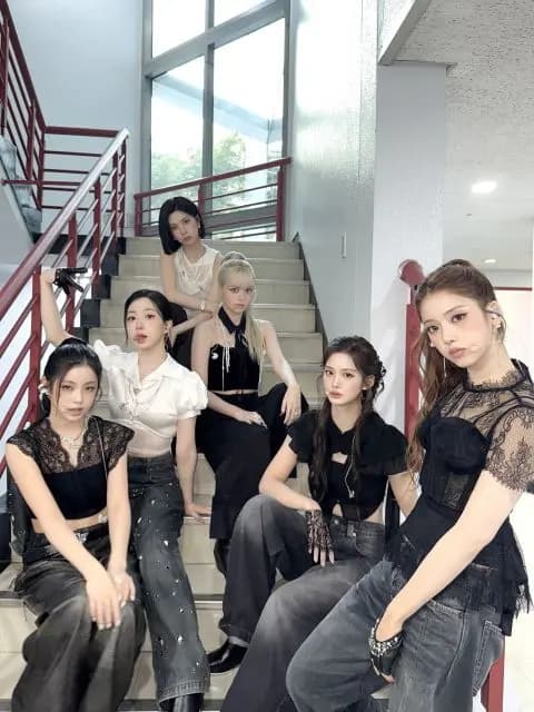 NMIXX舞台表演照,圖源FB@NMIXX