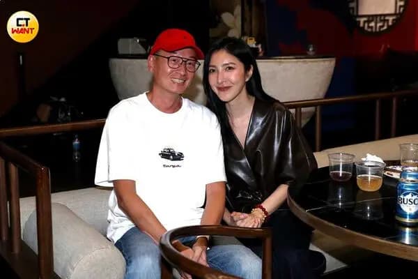 慶功宴上Ben陪伴楊謹華分享得獎喜悅 侯世駿攝影作品