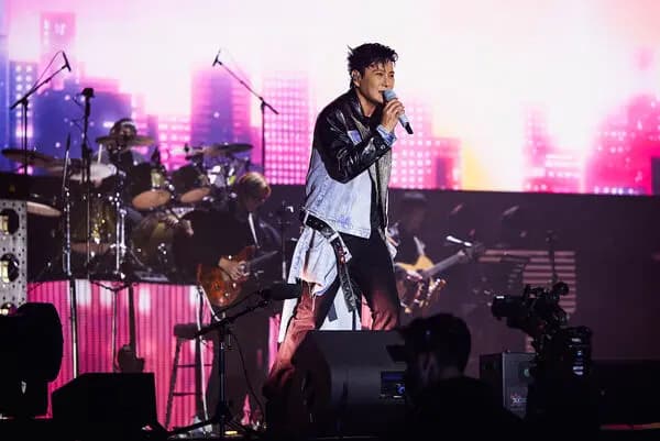 張信哲第101場開唱! 化身愛神助攻「粉絲求婚成功」