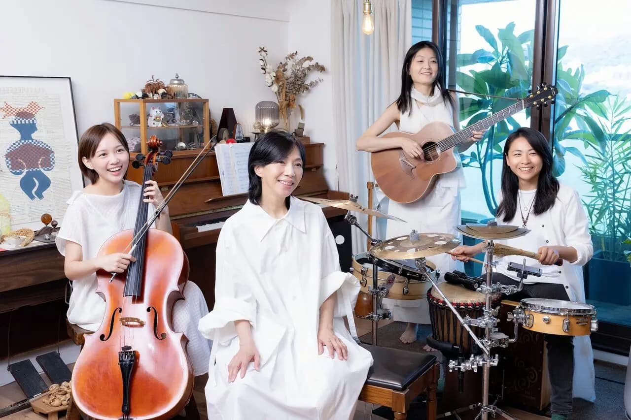 万芳和壮女们乐团宣传照,推广One Strong音乐企划