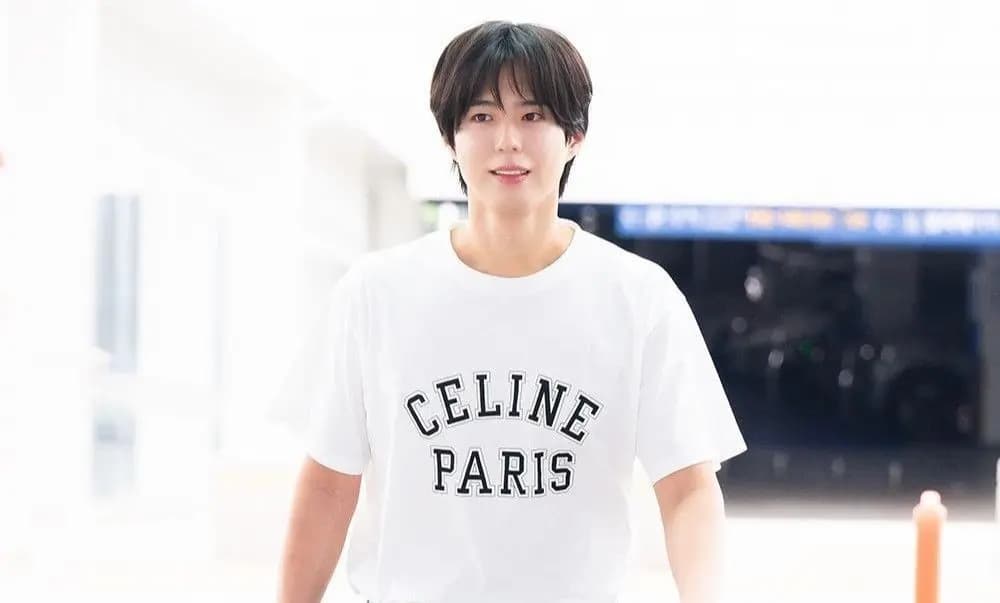 朴宝剑在最想看他演王世子演员投票中获得第一名的宣传图