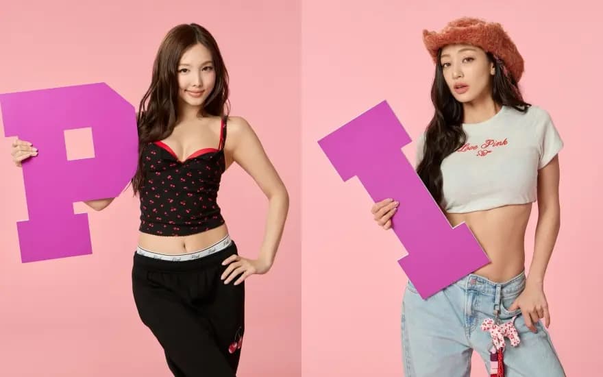 TWICE成员娜琏、志效、Momo、子瑜手持PINK字母拍摄维多利亚的秘密画报