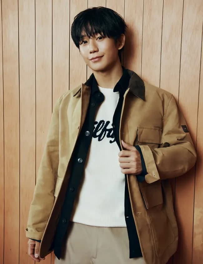 丁海寅身穿Tommy Hilfiger冬季新款