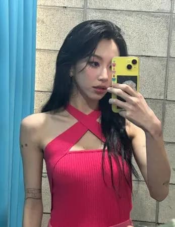 2025 FansWorld人气女歌手冠军TWICE彩瑛