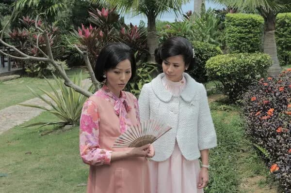 經典港劇《掌上明珠》宣萱飾演朱碧霞與滕麗名飾演蘇麗嫦劇照