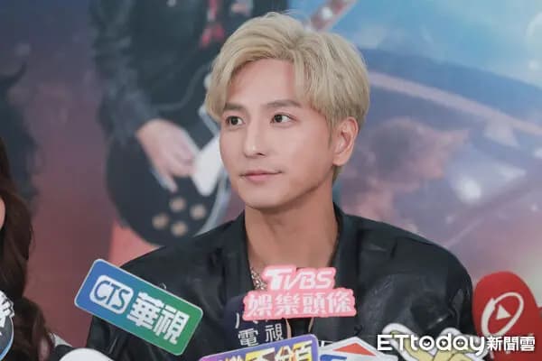 楊奇煜接受採訪分享育兒經與排練趣事,展現單親爸爸的溫柔一面