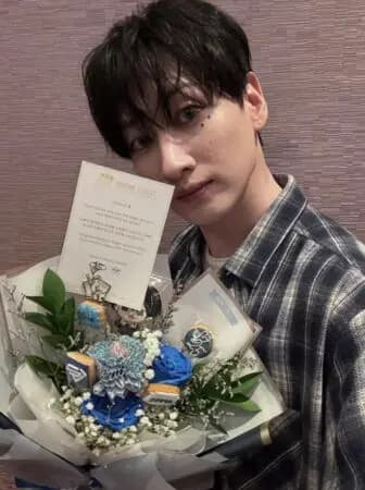 2025 FansWorld人气男歌手冠军Super Junior银赫