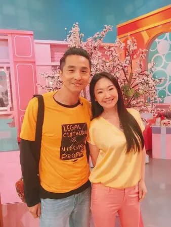 王俐人與好友王少偉合影,恢復單身生活