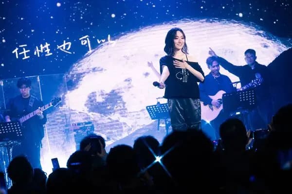 閻奕格升格當老闆親力親為